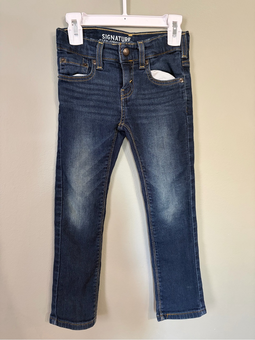 Kids size 6 Signature by Levi Strauss S26 Skinny Jeans